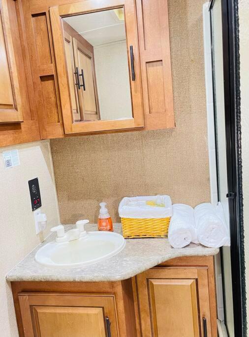 Secluded Rv With Private Hot Tub Apartment Rutherfordton Luaran gambar